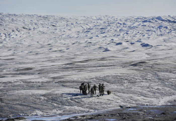 Mbrojtja, tokat e rralla dhe rrugët arktike: pse Groenlanda është strategjike për Trump