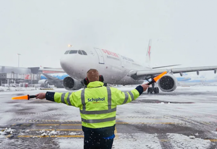 Moti i keq “paralizon” veriun e Europës, anulohen qindra fluturime në Francë dhe Holandë