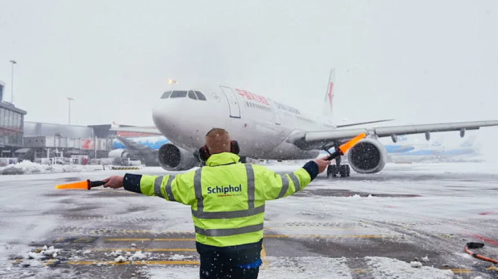 Moti i keq “paralizon” veriun e Europës, anulohen qindra fluturime në Francë dhe Holandë