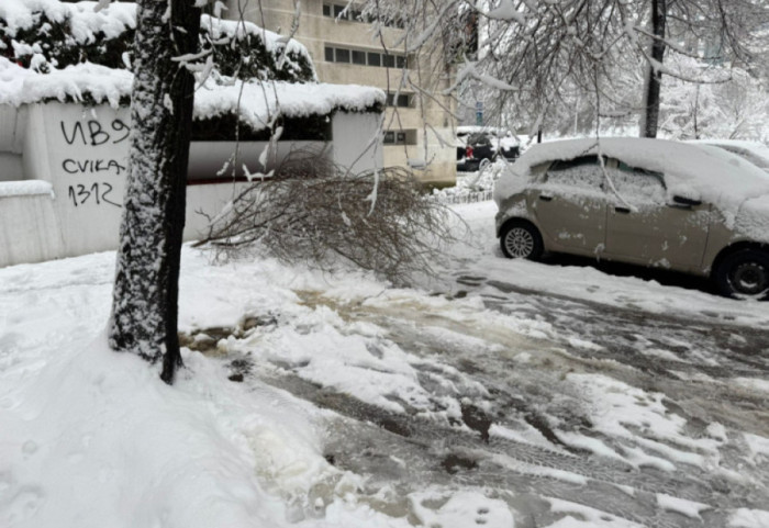 Borë dhe shi në Serbi, situatë emergjente në disa zona