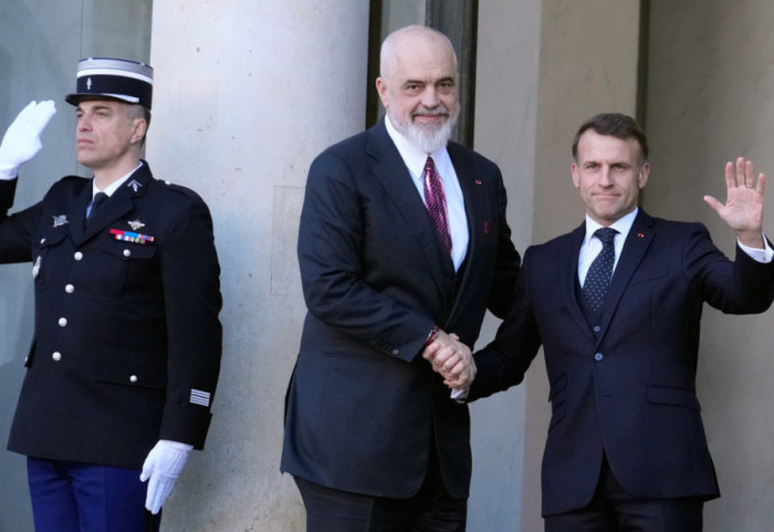 Rama pritet nga Macron në Paris, merr pjesë në samitin për Ukrainën