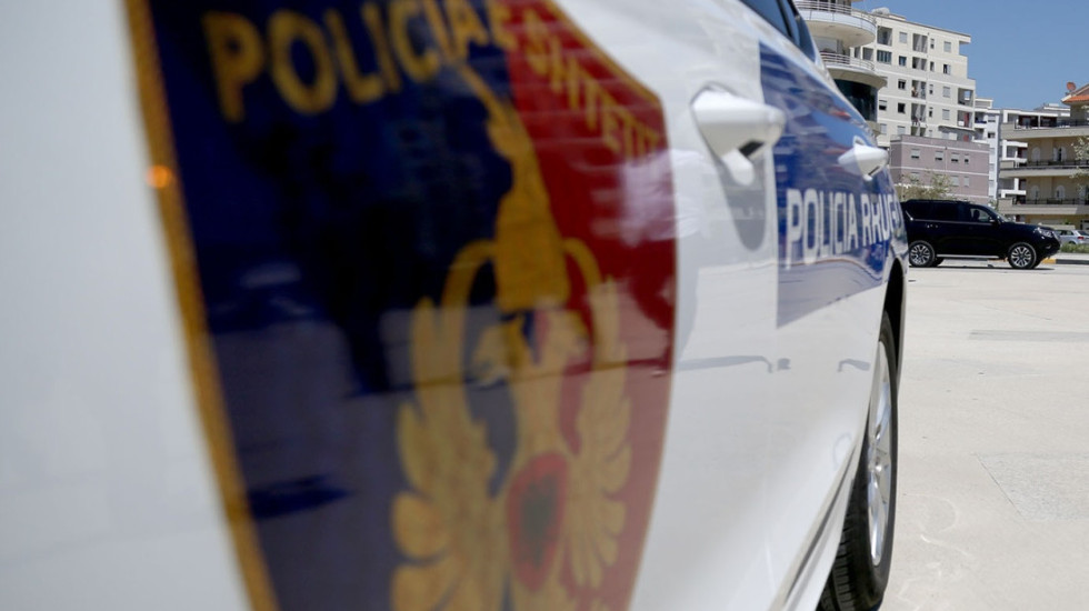 Sherr me qytetarin për parkimin, polici nxjerr armën, AMP nis hetimin