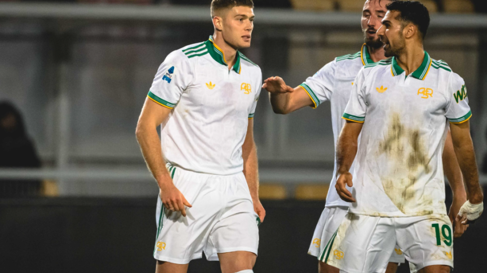 Roma i afrohet kreut të Serie A, mposht Lecce-n e Ramadanit