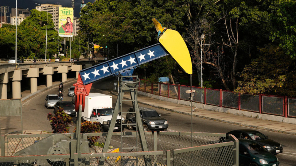 Maduro jashtë skene, Trump hap eksportet e naftës nga Venezuela