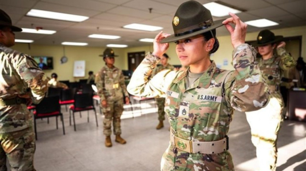 Pentagoni gati të “fshijë” ushtaret femra nga fronti i luftës