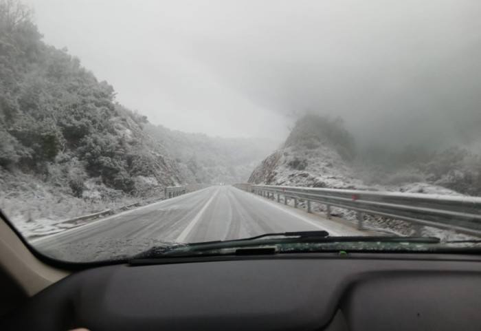 Rikthehen reshjet e borës, zbardhet Dardha dhe Voskopoja