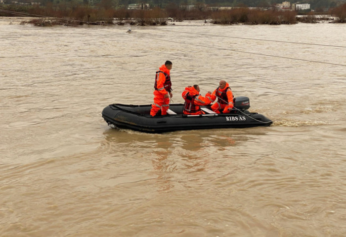 Gjermania jep 250 mijë paund për familjet e prekura nga përmbytjet