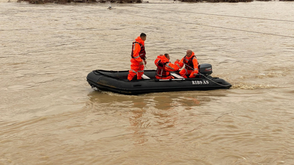 Gjermania jep 250 mijë paund për familjet e prekura nga përmbytjet