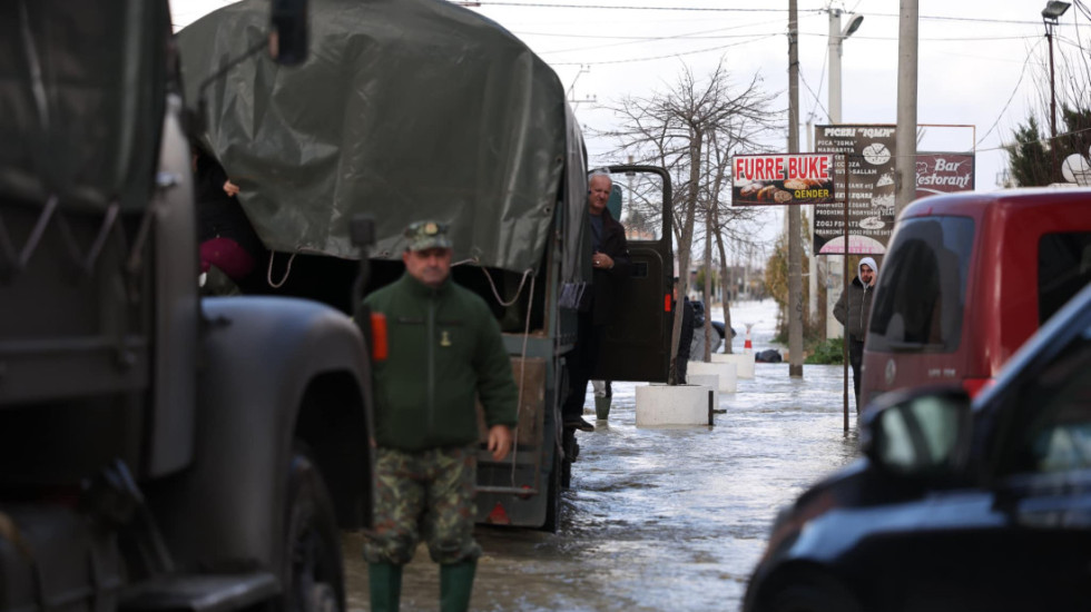 Çahet argjinatura e Semanit, përmbyten fshatrat e Fierit