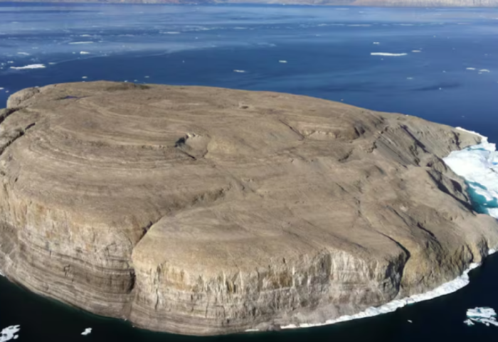 Ishulli që shkaktoi “Luftën e Uiskit” midis Danimarkës dhe fqinjit të SHBA-së
