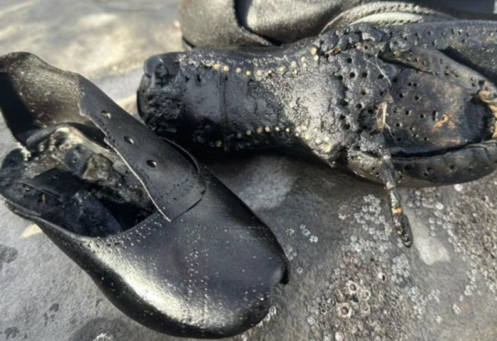 Misteri i këpucëve të shekullit të 19 që pushtuan bregdetin