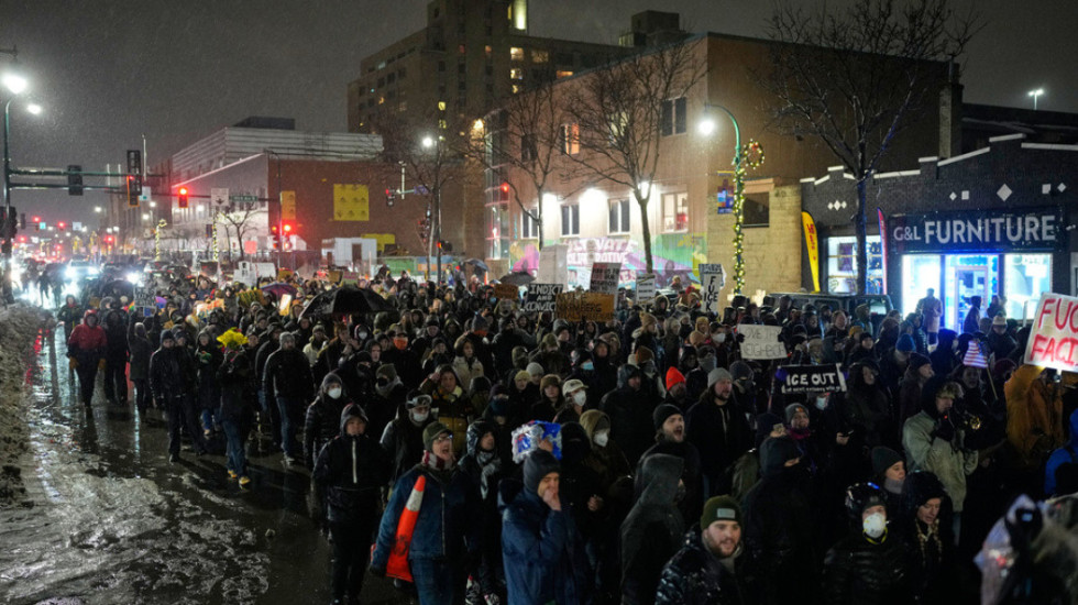 Tensione dhe protesta në Minnesota, oficerë e emigracionit qëllojnë dy persona të tjerë