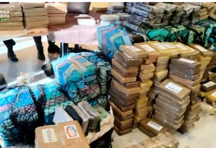 Mijëra “tulla” kokainë, sekuestrohet sasia më e madhe e drogës në Genova