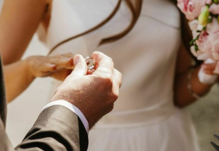 “Një në tre çifte po ndahen”, INSTAT: Rriten divorcet, martesat në rënie historike