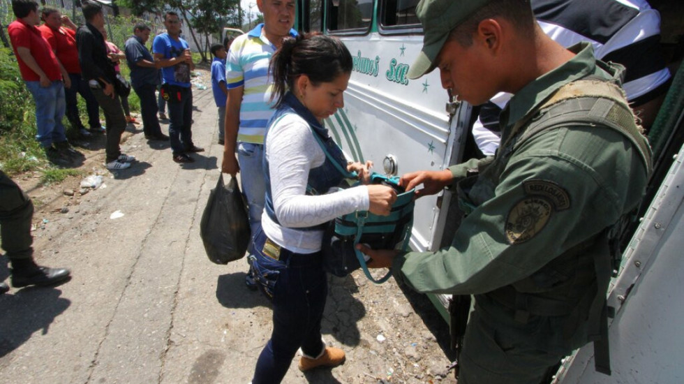 Paraushtarakët “në gjueti” për amerikanë në Venezuelë, DASH: Largohuni menjëherë