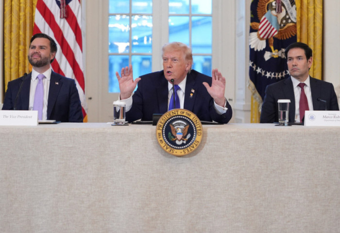 Trump: 25% tarifë me SHBA për shtetet që bëjnë biznes me Iranin