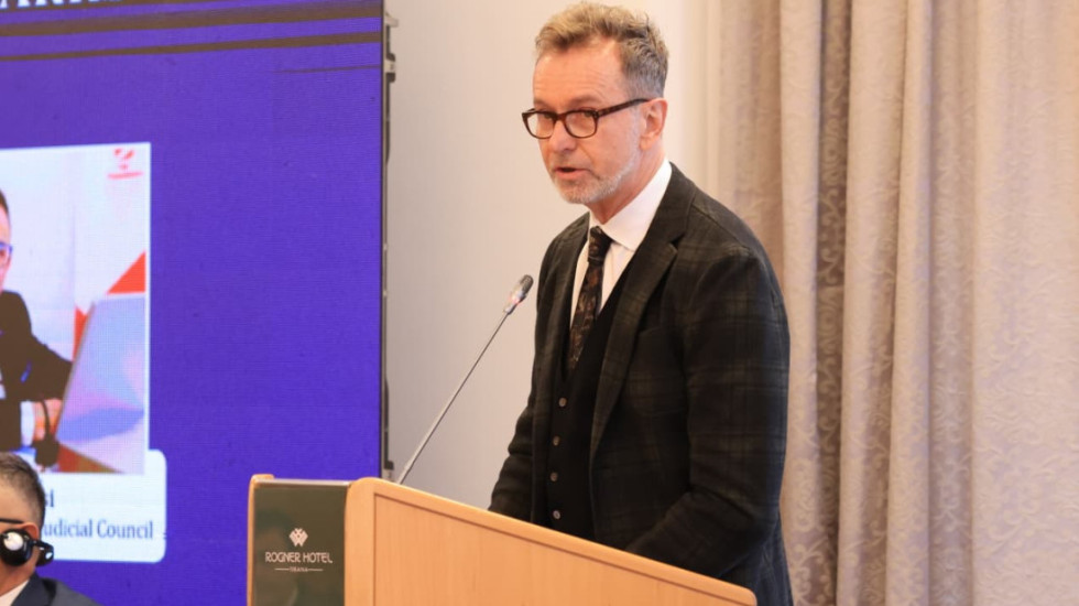 Drejtësia në Shqipëri, Gonzato: Ka dosje stok, të shtohen gjyqtarët dhe prokurorët