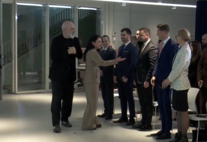 “Shqipëria e pavarur në prodhimin e energjisë”, Rama në parkun eolik të Tropojës