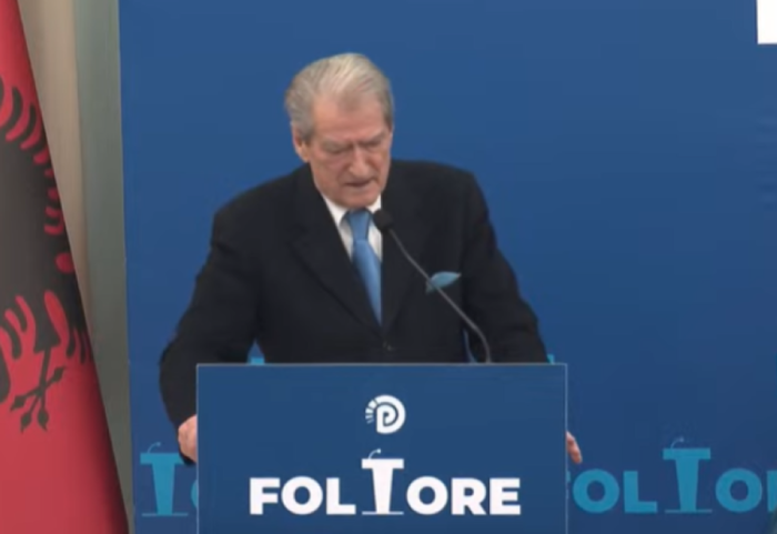 Berisha sulmon Bashën nga Lezha: Një kalbësirë, ditën ishte me ju, natën ndante paratë me Ramën