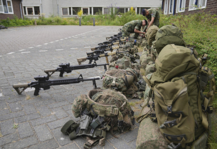 Britania në gjurmët e SHBA, tërheq personelin nga Katari