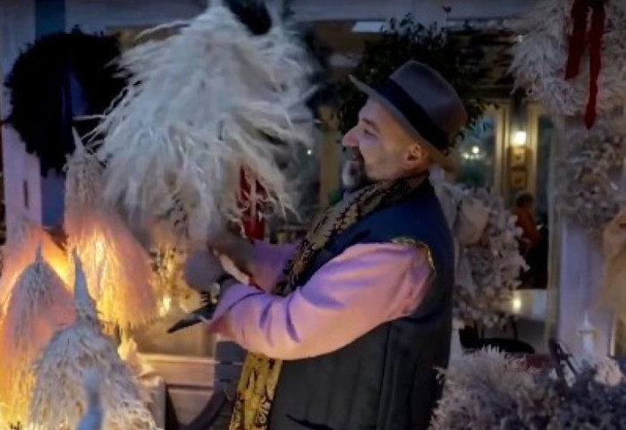 “Lamtumirë vit i vjetër”, tradita e veçantë e djegies së pemës së Krishtlindjes