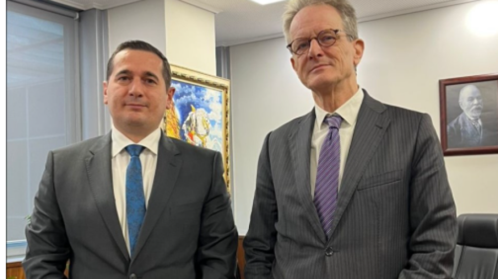 Ambasadori i Holandës shkon në SPAK: Rikonfirmojmë mbështetjen tonë