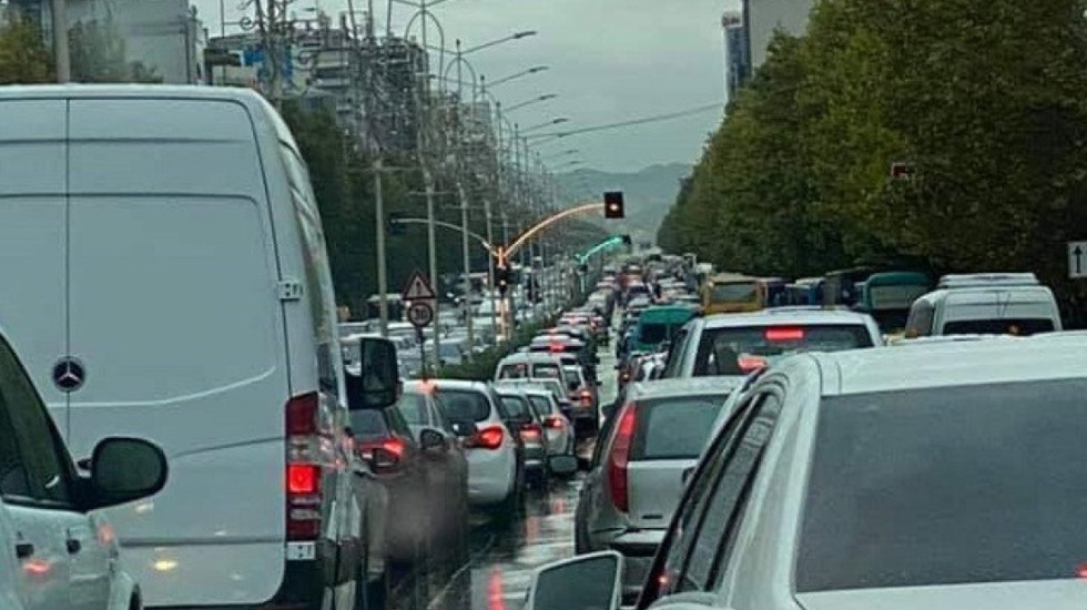 Pa sportele dhe pa radhë, pagesa e taksës së mjeteve kalon 100% online