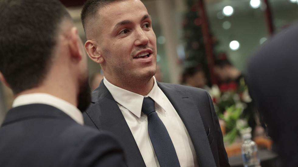 Rey Manaj me skuadër të re?