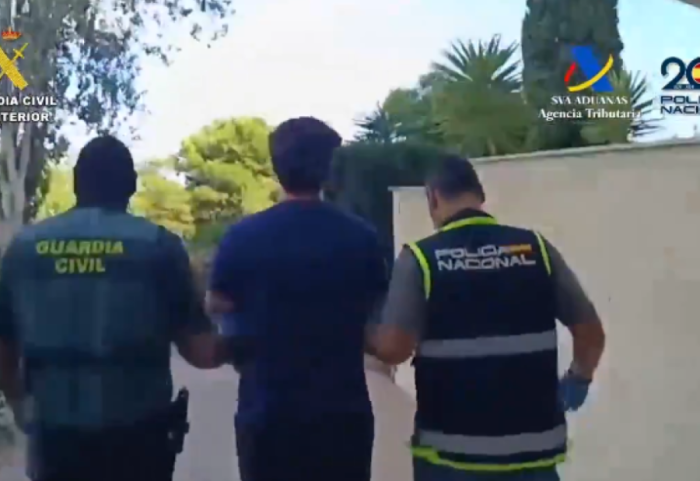 Kapen 2.5 ton kokainë, 30 të arrestuar, Spanja godet kartelin nga Ballkani që përdorte “majmunët” për trafik droge