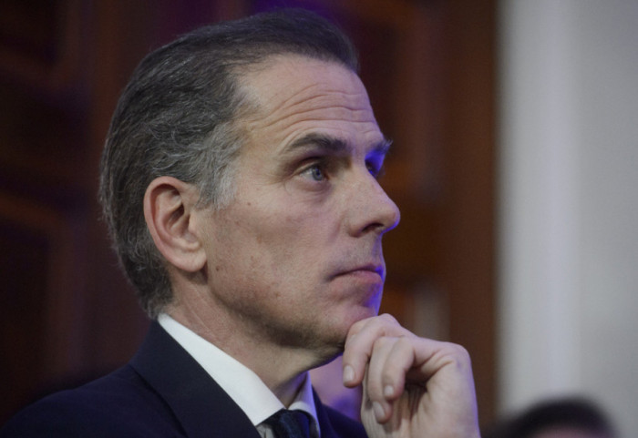 Sërish telashe për djalin e presidentit, ish partnerja: Nuk jep para për rritjen e vajzës