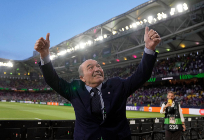 Kalabrezi që u dashurua me violët, shuhet Presidenti legjendar i Fiorentinës, Rocco Commisso