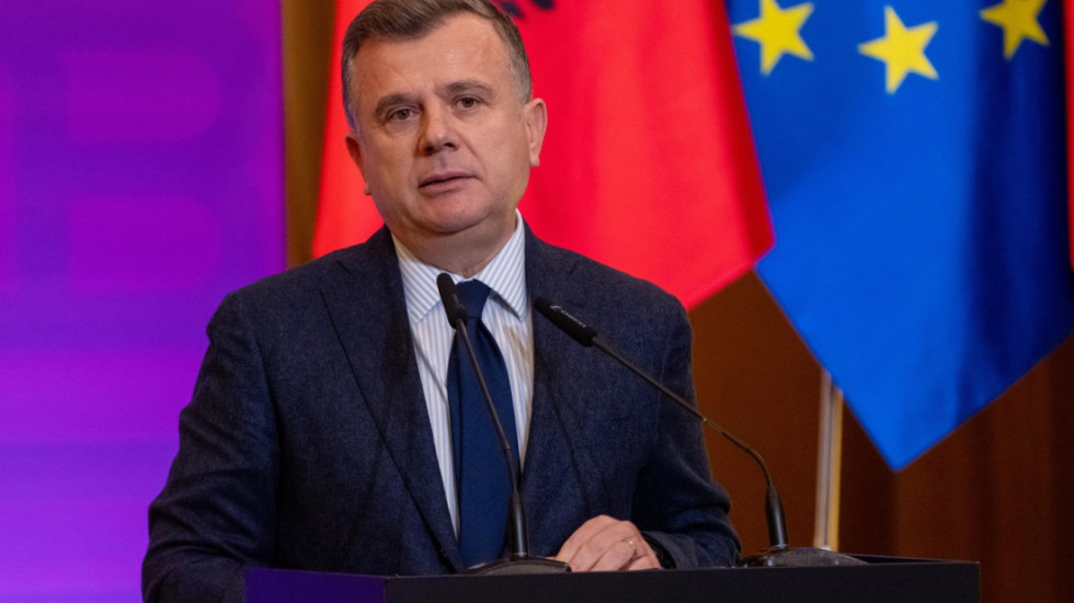 “Pse e pranuat ftesën në Bordin e Paqes”, eurodeputeti gjerman debaton me Taulant Ballën