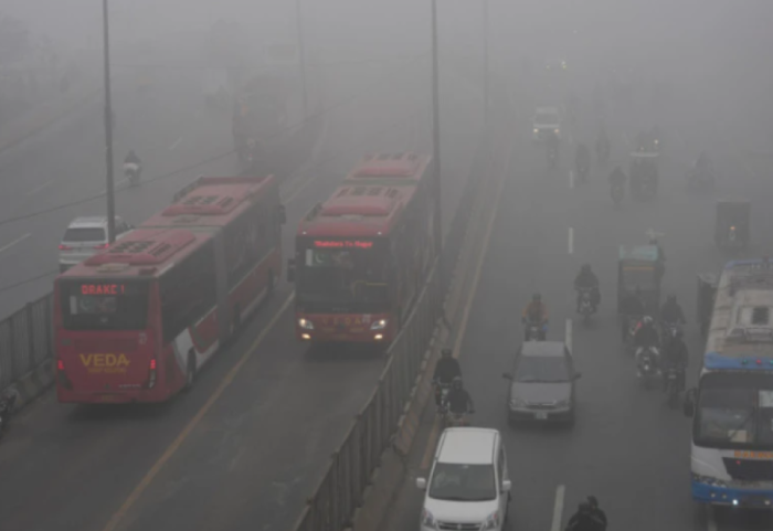 Mjegulla shkakton aksidente të rënda në Pakistan, të paktën 24 viktima