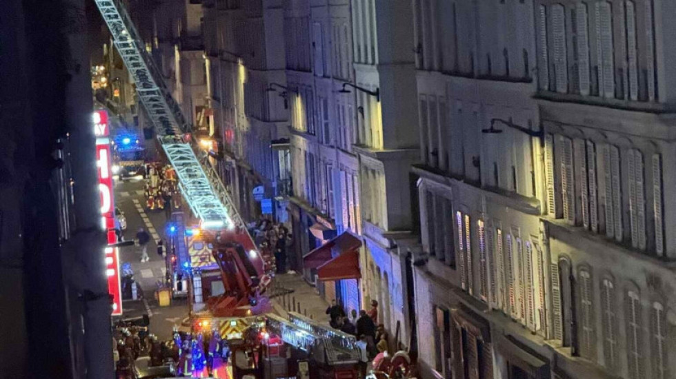 Festa në Paris kthehet në horror, shembet kati i pestë i një pallati