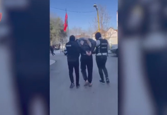 Përndiqte ish bashkëjetuesen, në pranga 39-vjeçari