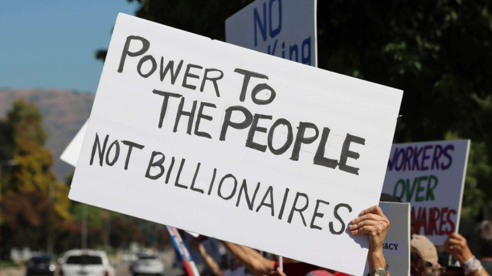 12 miliarderë janë më të pasur se gjysma e njerëzve të botës