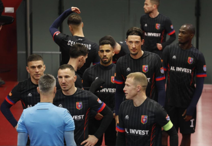 Terri pushton “Air Albania” për minuta të tëra, ikin dritat në ndeshjen Dinamo-Vllaznia