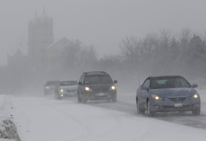 Bora shkakton kaos, mbi 100 makina përfshihen në një aksident në Michigan