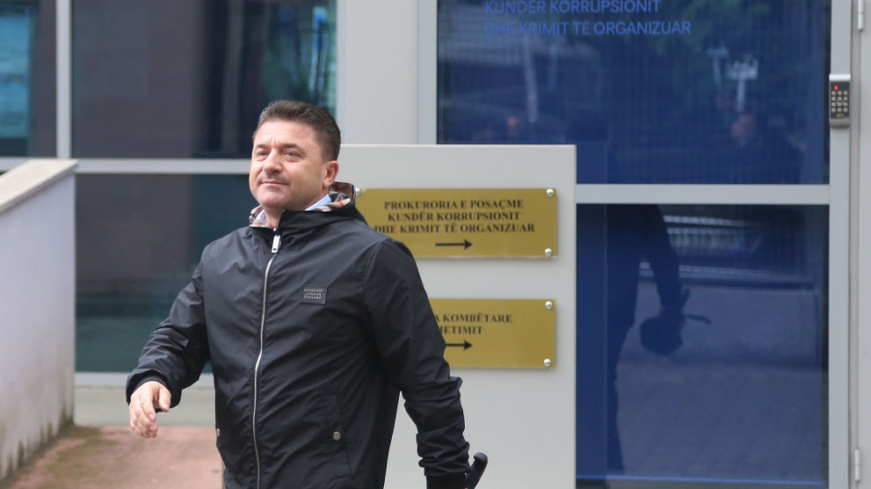 “Parregullsi në 12 tendera”: SPAK dërgon për gjykim çështjen e ish-kryebashkiakut të Kavajës, Elvis Roshi