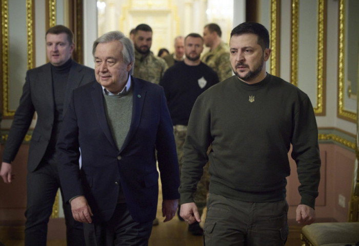 “Jam i ftohur”, shefi OKB-së braktis Davosin, e ndjek edhe Zelensky