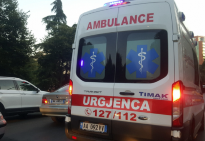 Aksident i rëndë në Bathore, ndërron jetë një person