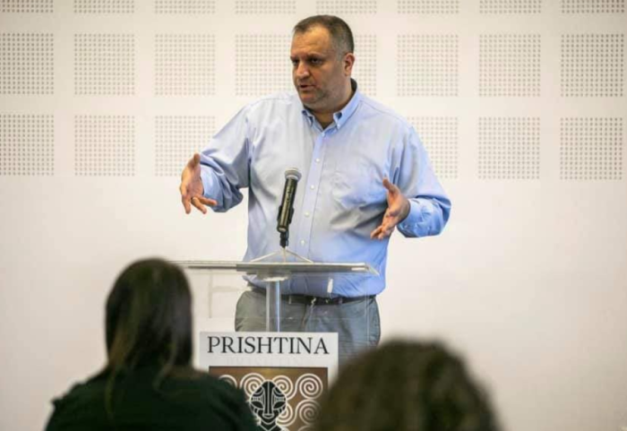 Nën akuzë për mosdeklarim pasurie, Shpend Ahmeti del para gjykatës