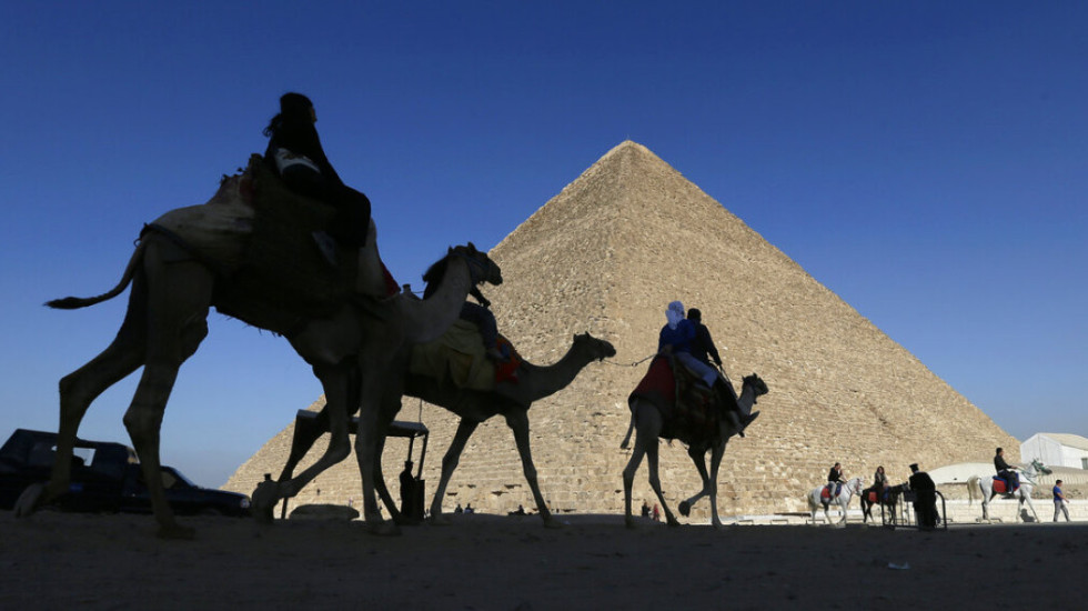 Studimi i ri zbulon prova si u ndërtuan piramidat në Egjipt