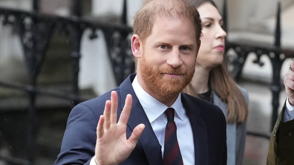 Princi Harry sulmon tabloidët: Keni shkatërruar jetën e Meghan