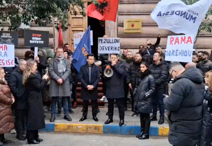 Seanca për Ballukun, ‘Mundësia’ proteston para Kushtetueses, Shehaj: Gjykata të mos përdoret nga Rama