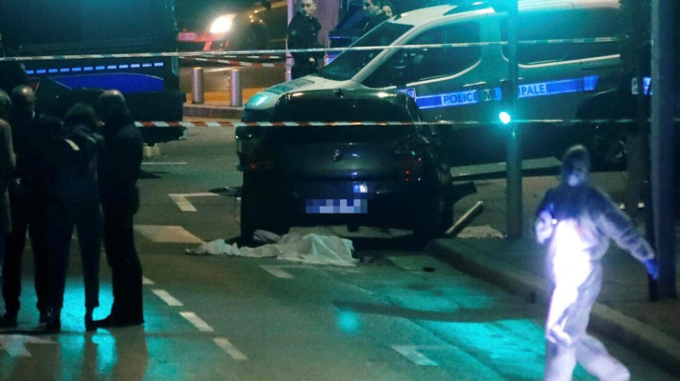 Ishte në makinë me foshnjën 6-muajshe, vrasësit me pagesë e ekzekutojnë në mes të qytetit