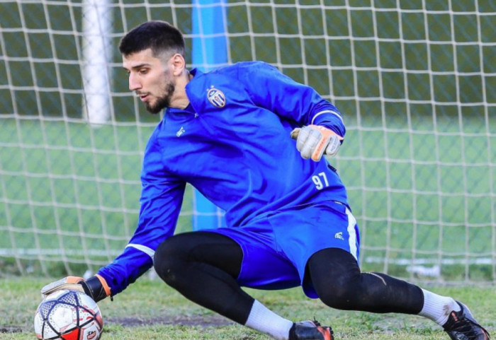 Tirana rikthen një tjetër ish, Bekaj blindon portën e bardhebluve