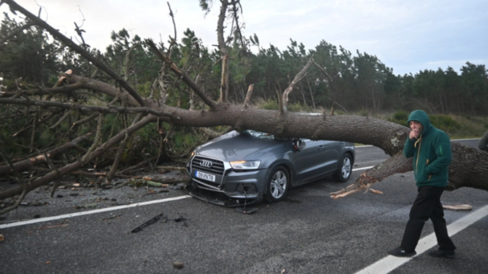 Stuhia ‘Kristin’ godet gadishullin Iberik, 3 të vdekur në Portugali e Spanjë nga moti i keq