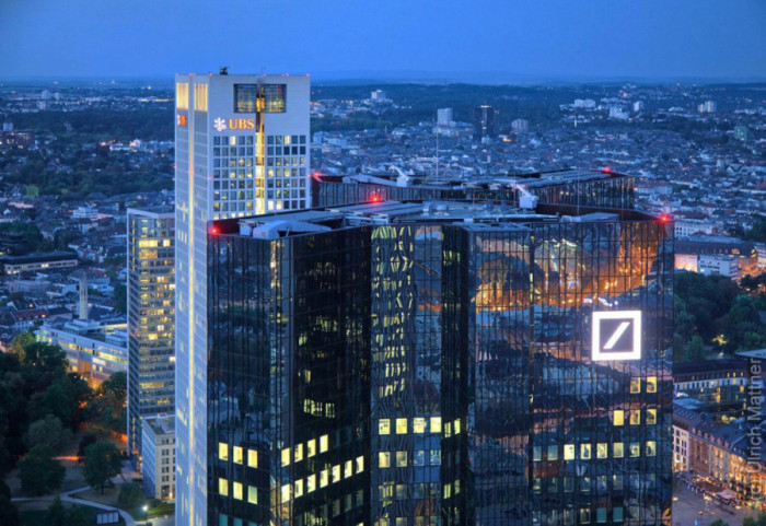 Bastiset “Deutsche Bank”, gjiganti gjerman nën lupën e hetuesve për pastrim parash dhe lidhje me Roman Abramovich