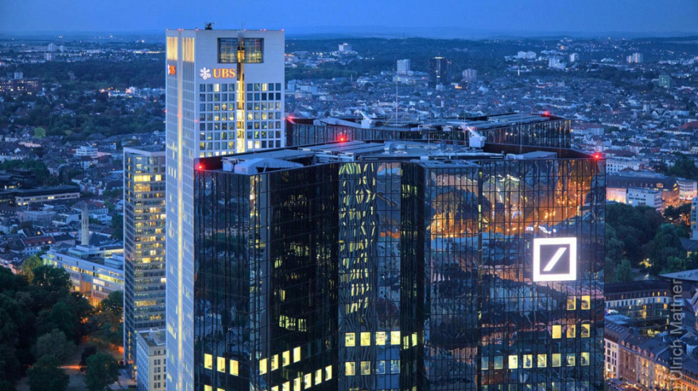 Bastiset “Deutsche Bank”, gjiganti gjerman nën lupën e hetuesve për pastrim parash dhe lidhje me Roman Abramovich